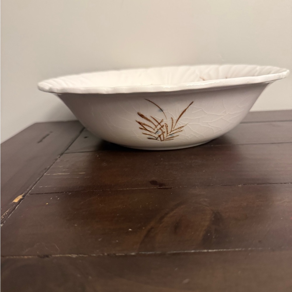 Hand-Painted Floral Ceramic Bowl (Vintage Style) - Picture 3 of 5